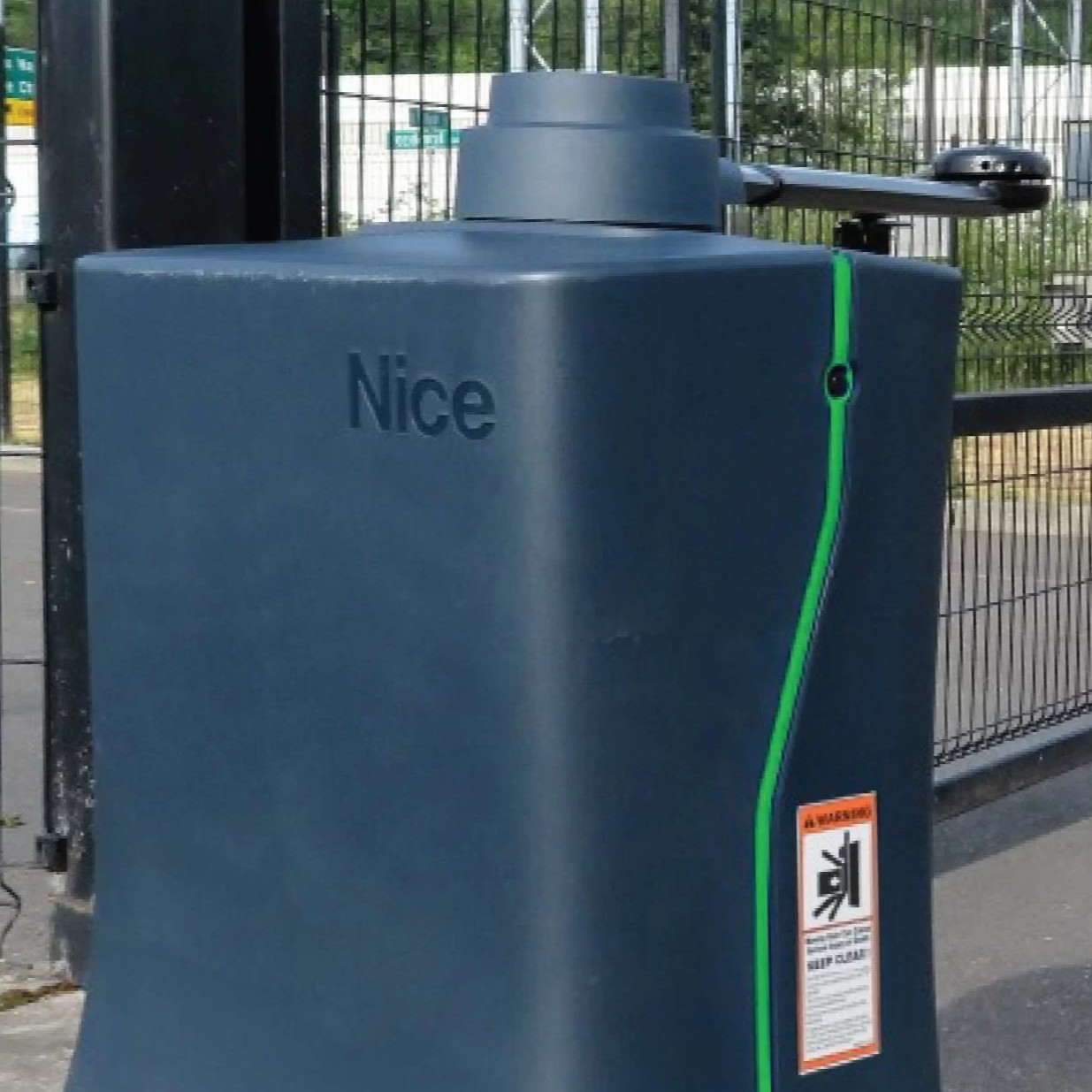 Nice SwingSmart 535 Commercial Automatic Swing Gate Opener with Articulated Arm for Uneven Grades